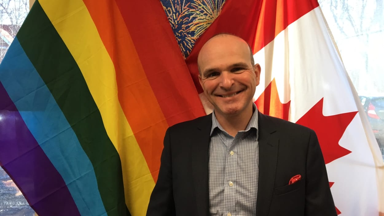 Le Canada, « à la pointe sur les questions LGBTQ2 mais il reste du travail », Randy Boissonnault (VIDEO)