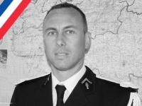 Attaque terroriste dans l’Aude : hommage à l'héroïsme du lieutenant-colonel Arnaud Beltrame, « Mort pour la patrie »