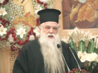 Grèce : Un dignitaire orthodoxe relaxé en dépit de ses appels à « cracher » et « noircir de coups » les homosexuels