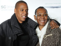 La mère de Jay Z récompensée aux GLAAD Awards : « Aimez qui vous aimez, la vie n'est pas sous garantie » (VIDEOS)