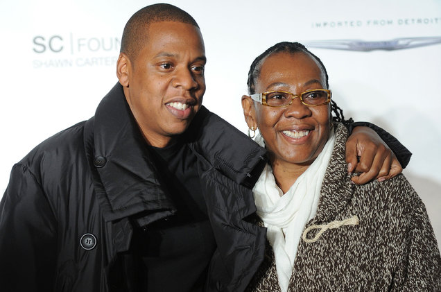La mère de Jay Z récompensée aux GLAAD Awards : « Aimez qui vous aimez, la vie n'est pas sous garantie » (VIDEOS)