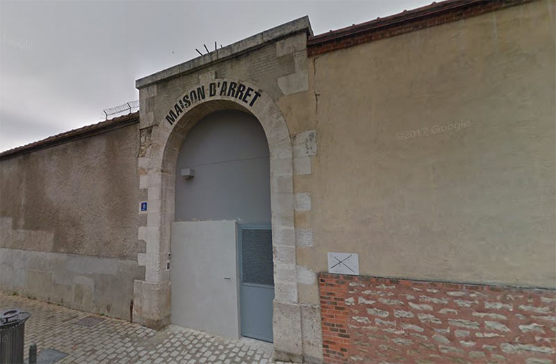 Maison d’arrêt de Troyes : Torturé par ses codétenus pour avoir consulté un site gay sur un téléphone portable