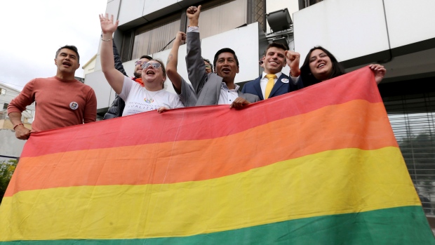 La Cour constitutionnelle d'Equateur approuve le mariage « égalitaire »