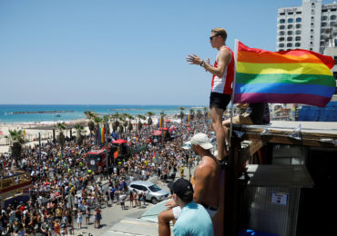 Tel Aviv : Plus de 250.000 participants à la Pride, parrainée par Neil Patrick Harris (VIDEO)