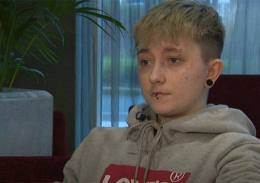 Angleterre : une jeune femme agressée par deux homophobes