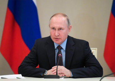 Poutine souhaite introduire la mention de Dieu et l'interdiction du mariage pour tou-te-s dans la Constitution Russe