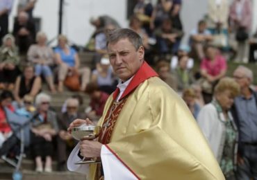L'archevêque de Lettonie appelle à la création d'un « cadre légal » pour les couples homosexuels