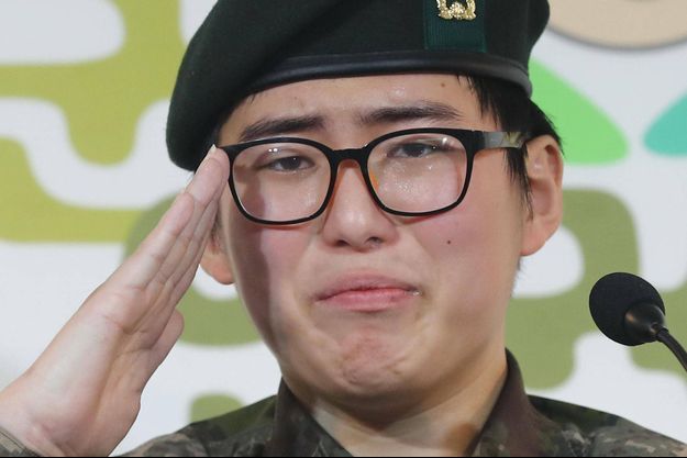 Consternation en Corée du Sud après le décès d'une militaire transgenre limogée par l'armée