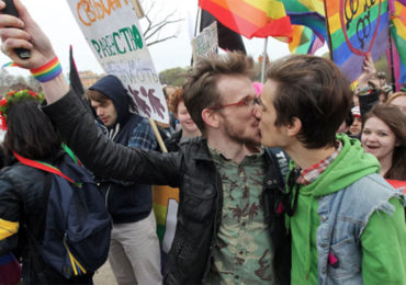 La Russie épinglée par la CEDH pour son refus de reconnaître les couples de même sexe