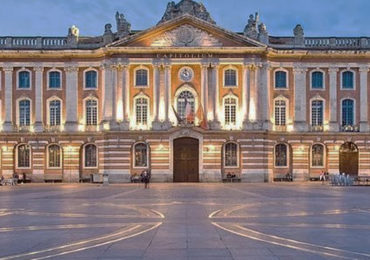 Un couple victime d’une violente agression homophobe sur la place du Capitole, à Toulouse