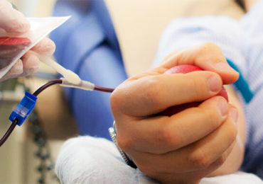 Le Québec ouvre le don du sang aux hommes bis et homosexuels sans période d’abstinence