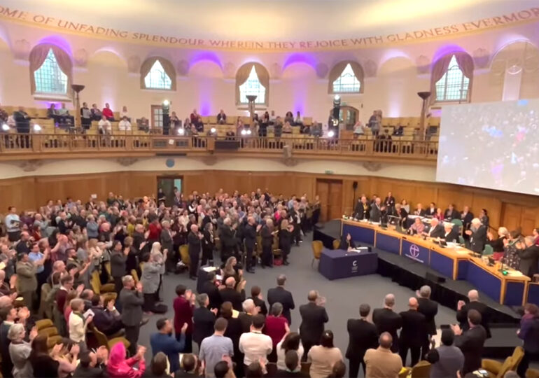 A défaut d’un mariage religieux, l’Eglise d’Angleterre se résout à une bénédiction des couples homosexuels