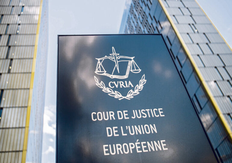 « Mme, M. » sur les formulaires SNCF : le Conseil d’État se tourne vers la Cour de justice de l’Union européenne