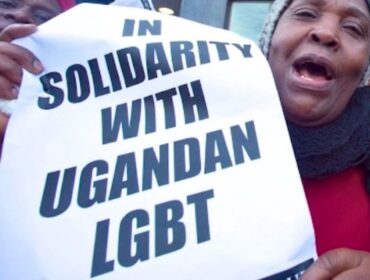 Ouganda : deux jeunes femmes incarcérées « pour s’être embrassées », illustration de la répression anti-LGBTQ+