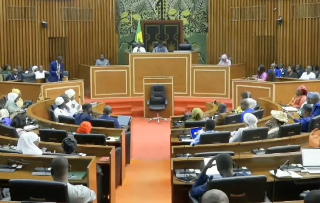 Sénégal : le Parlement adopte une loi doublant les peines pour homosexualité