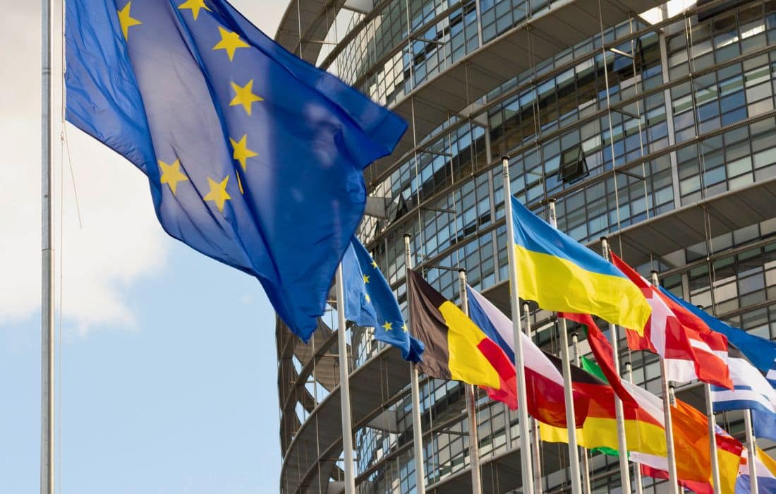 Le Parlement européen adopte une résolution appelant à interdire les « thérapies de conversion » dans l’Union