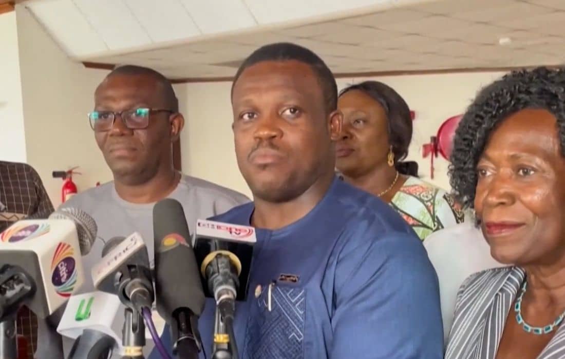 Ghana : adoption d’une loi criminalisant les relations et le soutien aux personnes LGBT+