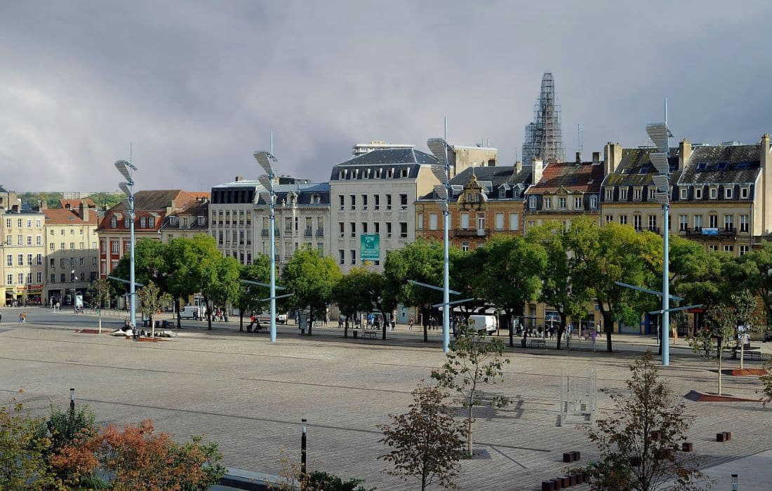 Metz : un jeune de 19 ans en état de mort cérébrale après une agression homophobe d’une extrême violence, trois suspects interpellés