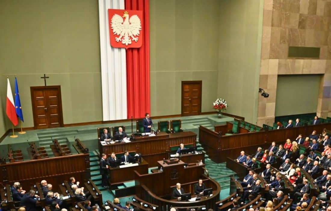 Pologne : adoption d’un statut de « personne la plus proche », première reconnaissance des couples LGBT+