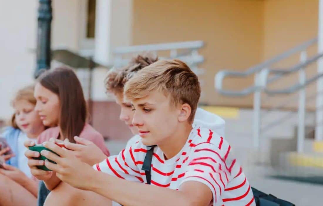Russie : un enfant de 13 ans poursuivi pour « propagande LGBT »