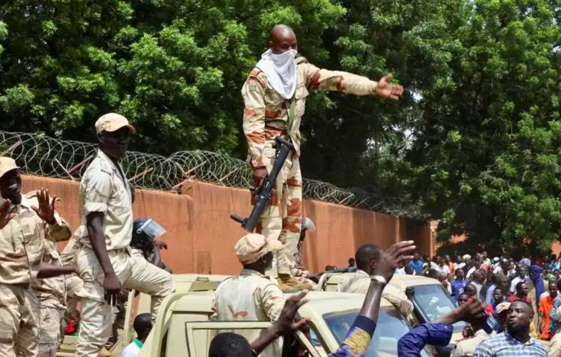 Niger : la junte militaire intensifie la répression contre les personnes LGBTQ+, jusqu’à 40 arrestations signalées